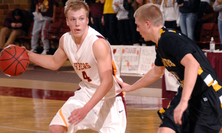 Junior Tom Fraase had a season-high 15 points in the Cobbers' win over Simpson.