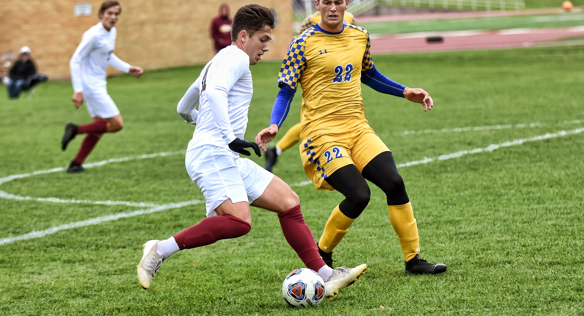 Sophomore Nate Weaver scored the game-winning goal in the Cobbers' 2-0 win at Macalester.