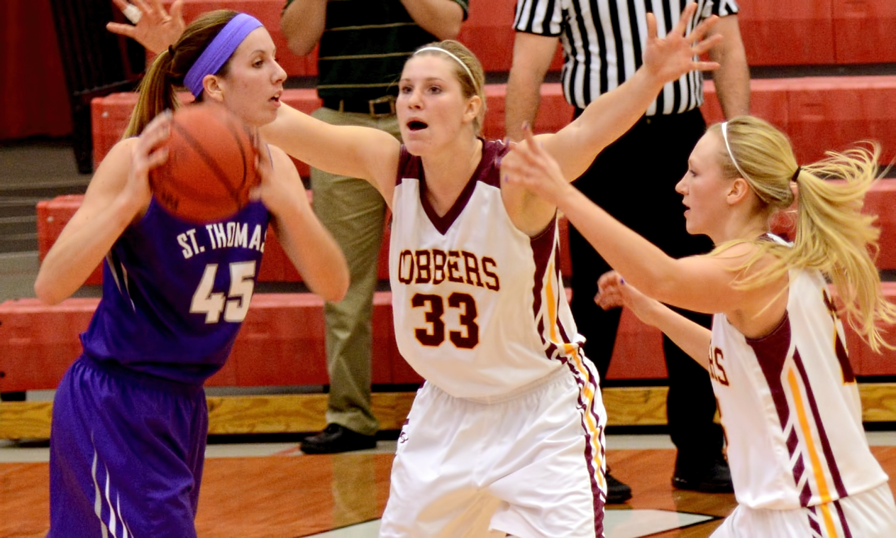 Junior Jenna Januschka had 18 points and grabbed five rebounds in the Cobbers' semifinal loss at St. Thomas.
