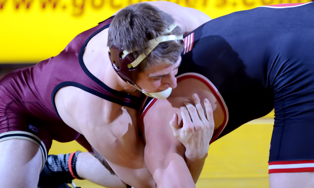 Sophomore Joe Heinz had one of the four victories for the Cobbers against #15 Augustana. Heinz now won four straight, seven of the past nine and is 15-8 for the year.