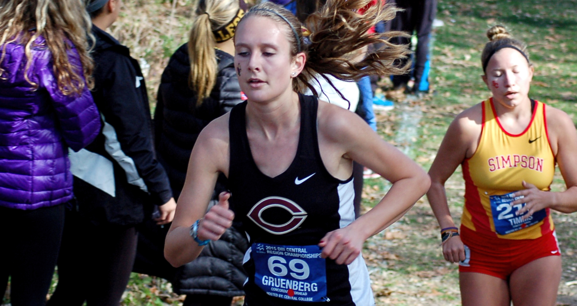 Sophomore Brianna Gruenberg recorded her third straight team Top 2 finish at the St. Olaf Invite.