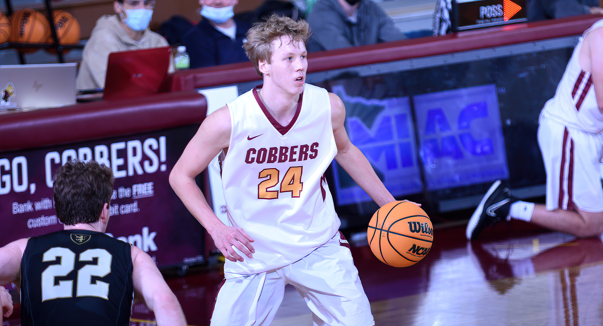 Dylan Inniger scored the most points in a single game by a Cobber freshman in program history against St. Olaf. He  finished with 30 points.