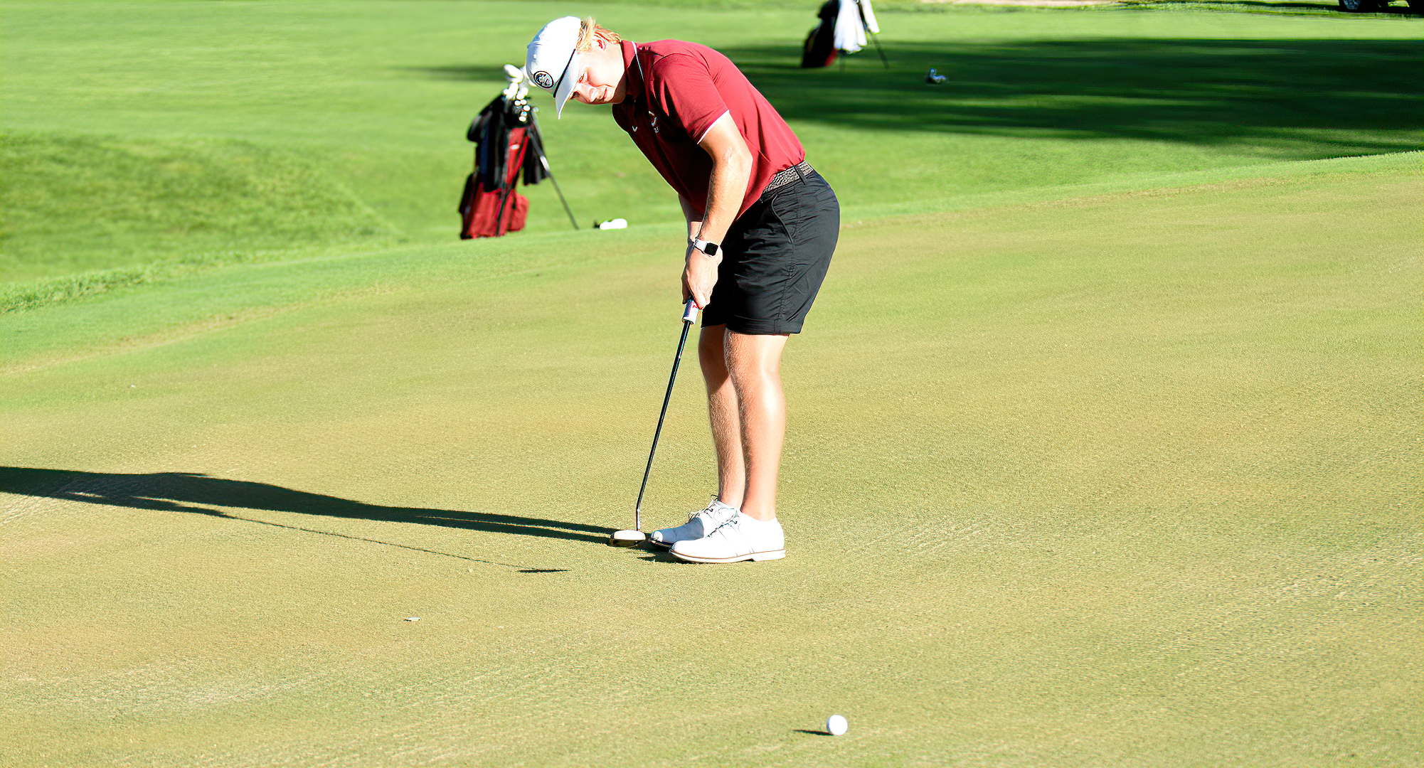 Landon Olson posted identical 1-under scores of 71 and finished in a tie for second place at the SJU Fall Invitational. It's his first collegiate Top 3 finish.