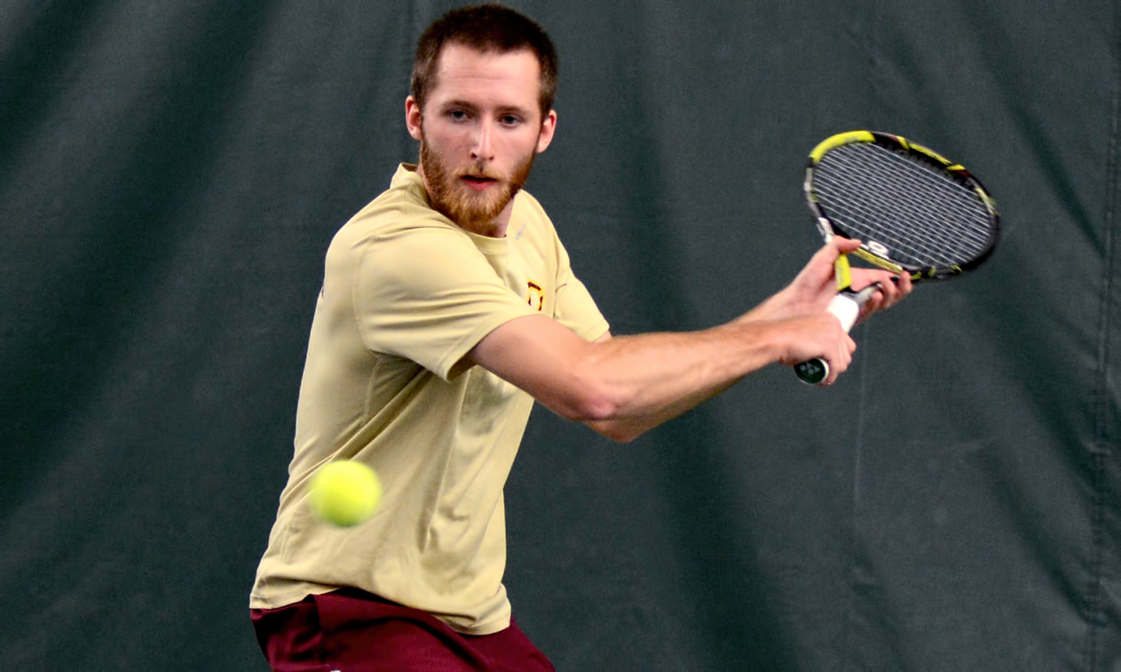 Junior Jesse Schneeberger continued his successful early-singles play as he went 1-1 on the weekend and is now tied for the team lead in singles victories.