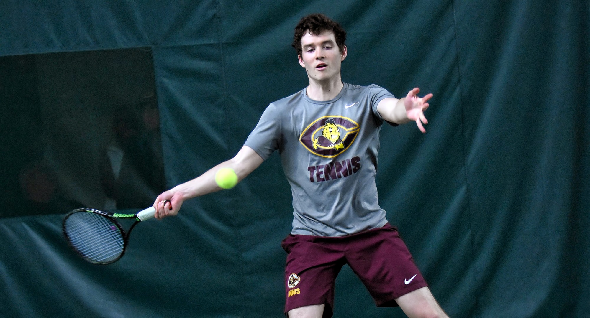Senior Erik Porter won both of his doubles matches on the opening day of matches in Florida for the Cobbers.