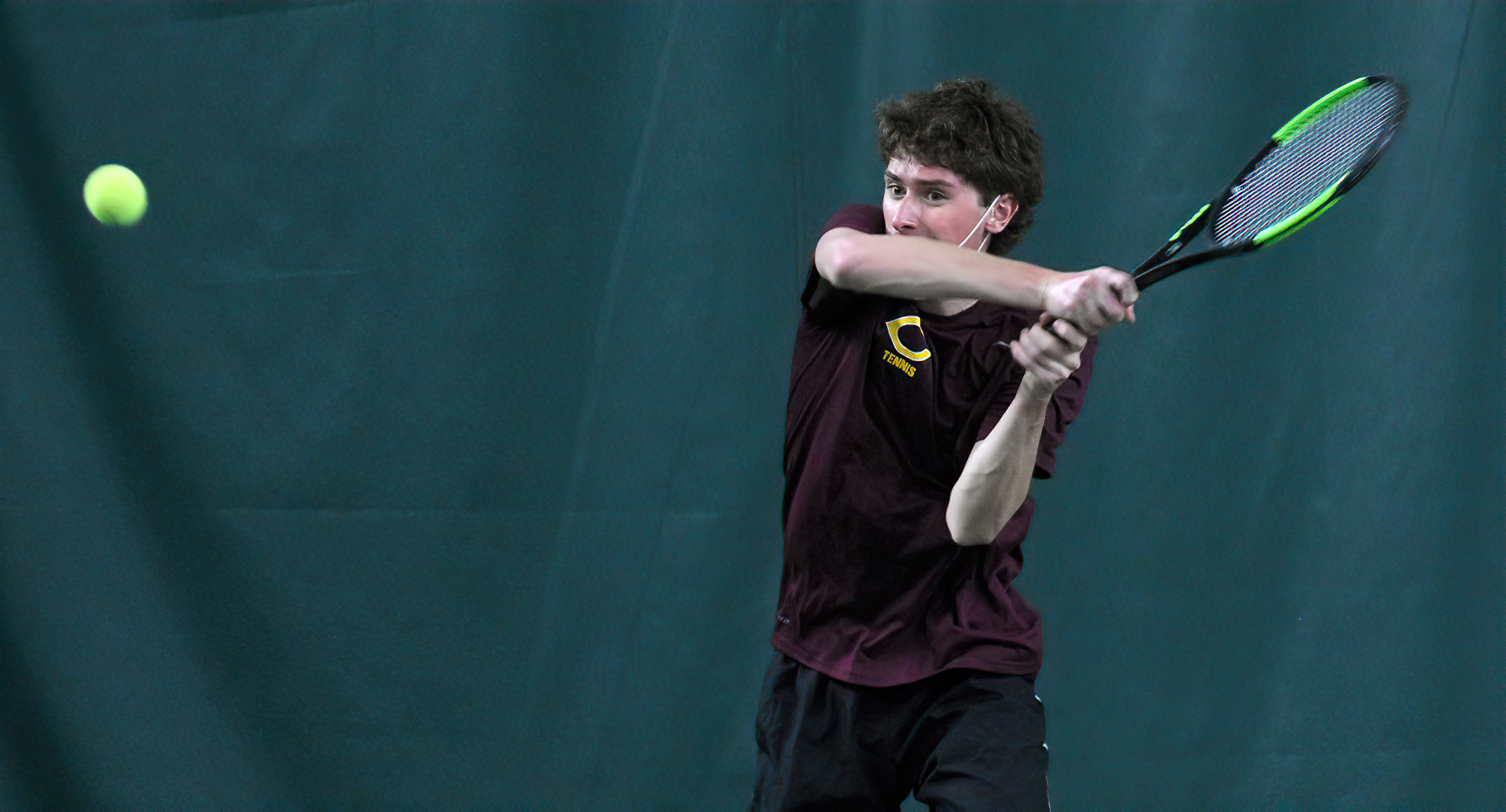 Sophomore Eli Simonson recorded his first singles win of the season with a 6-2, 6-2 decision against Hamline on Saturday.