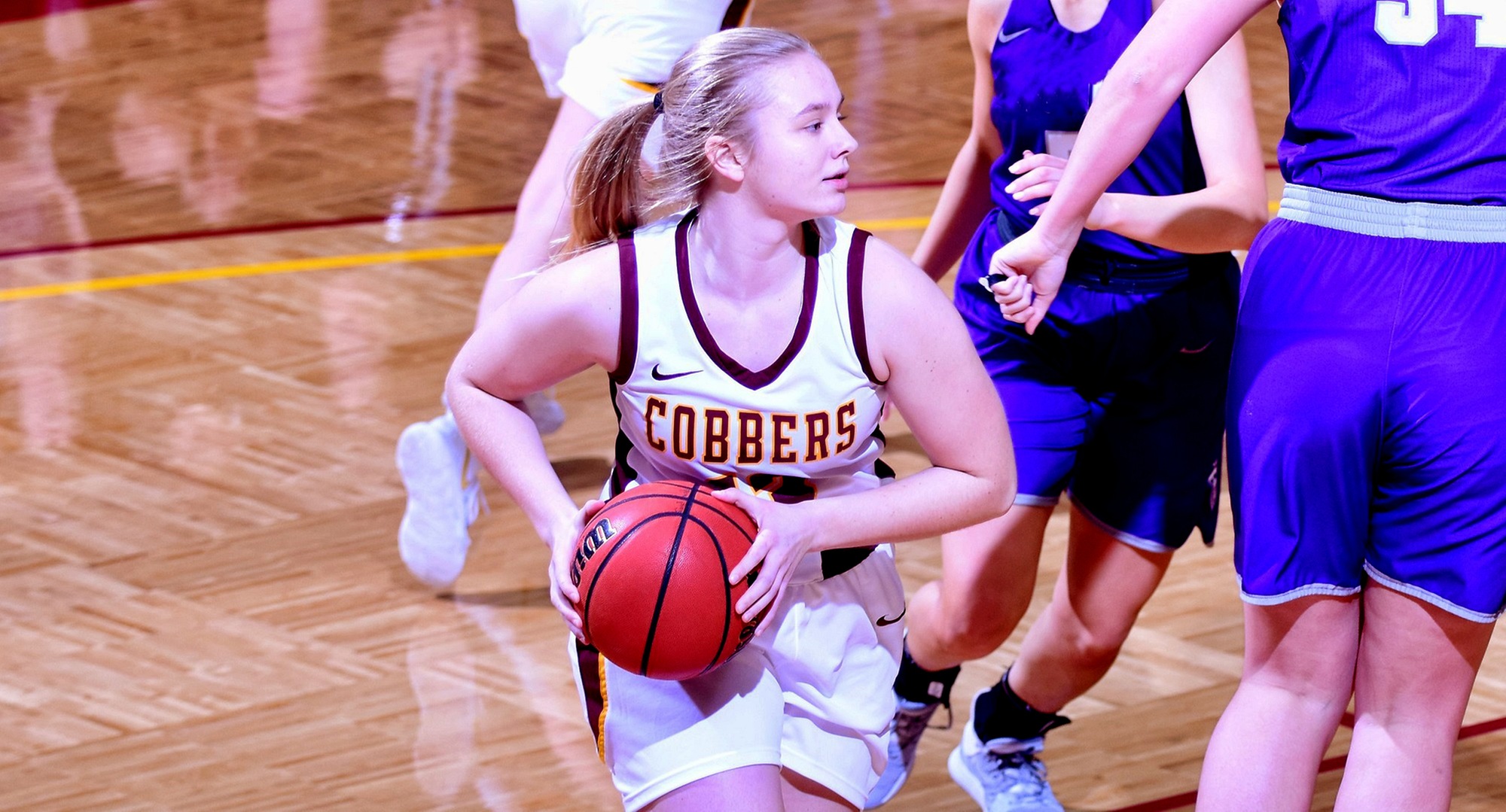 Sophomore Bailee Larson recorded the first double-double of her career as she scored 11 points and grabbed 10 rebounds to help Concordia beat Macalester.