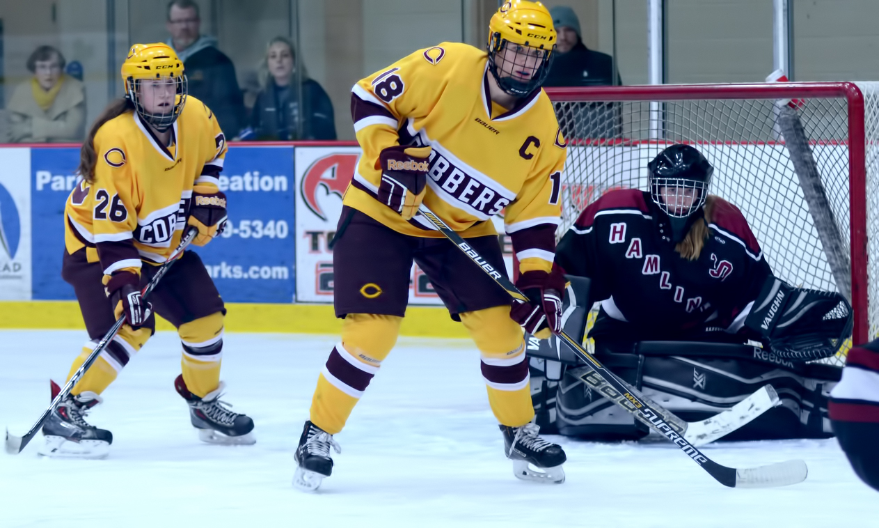 Tori Davis (#26) and Anna Westmark (#18) combined for the game-winning goal in the Cobbers' 3-2 series-sweeping win over Hamline. Davis had two goals in the game.