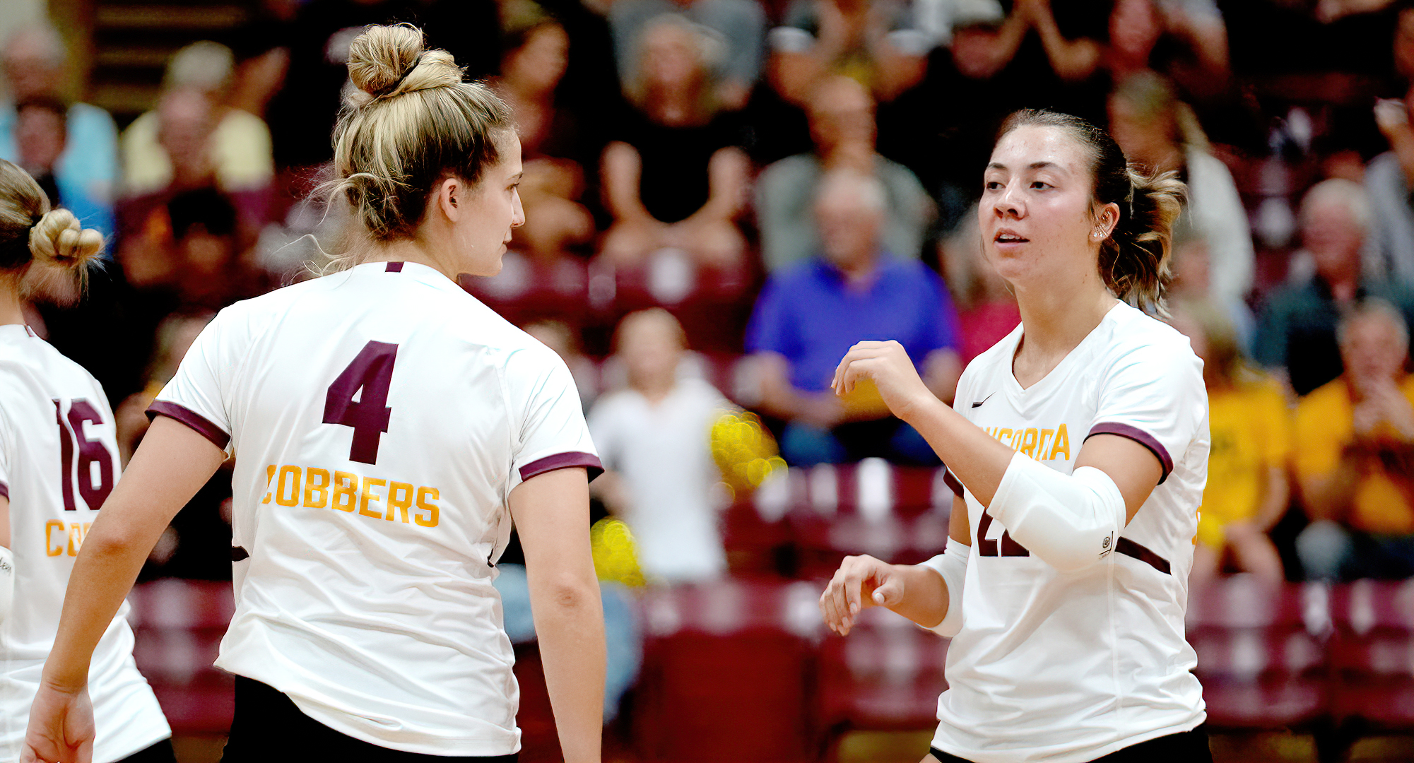 Concordia started its away-home conference doubleheader weekend by dropping a 3-0 (25-16, 25-19, 25-16) decision at St. Catherine.