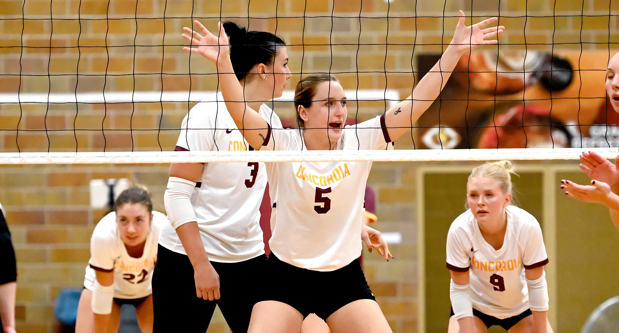 Concordia lost its final non-conference match of the season as they fell 3-0 (25-20, 25-16, 27-25) at Minn.-Morris on Saturday.